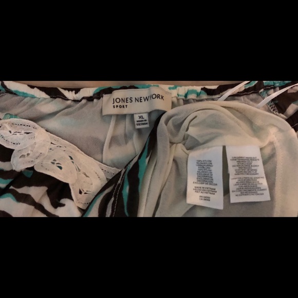 Jones New York Top. Turquoise and Brown. - Picture 4 of 5